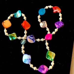 ❤️Necklace of multi Dyed shells&faux pearls guc 22”